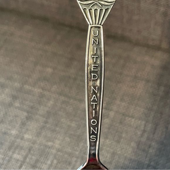 VTG 1950s NYC UNITED NATIONS 4" Silverplate SOUVENIR SPOON TH MARTHINSEN NORWAY - Picture 3 of 6